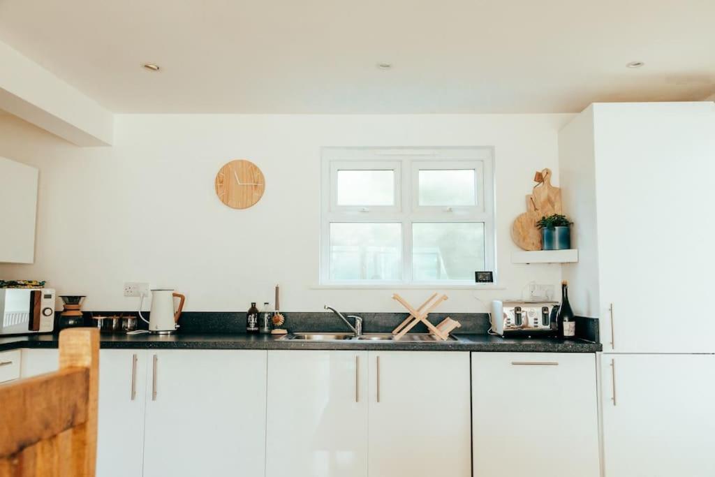 The Hideout - Newquay - Fully Stocked Eco Escape Villa Kültér fotó